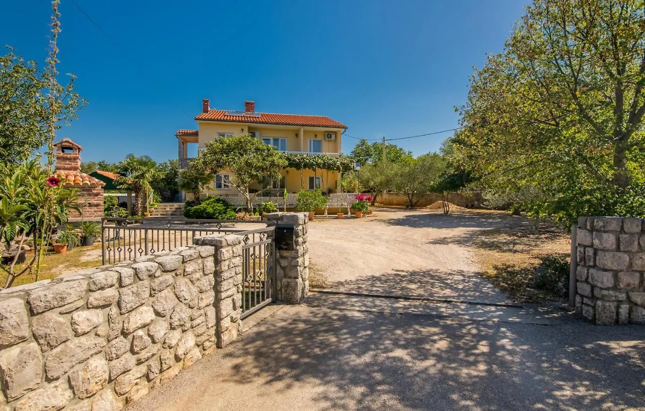 Rooms Valentino Vrh  Guest house Vrh (Krk)