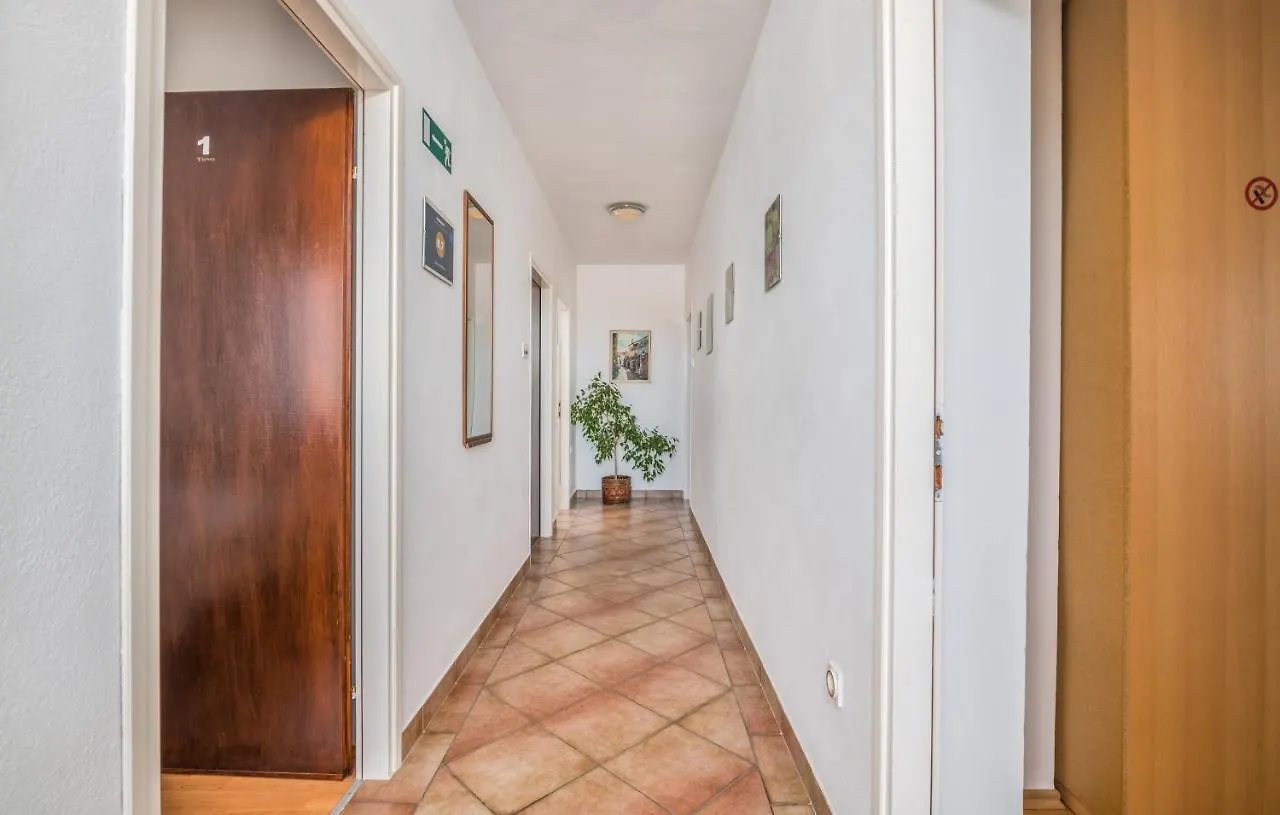 Guest house Rooms Valentino Vrh